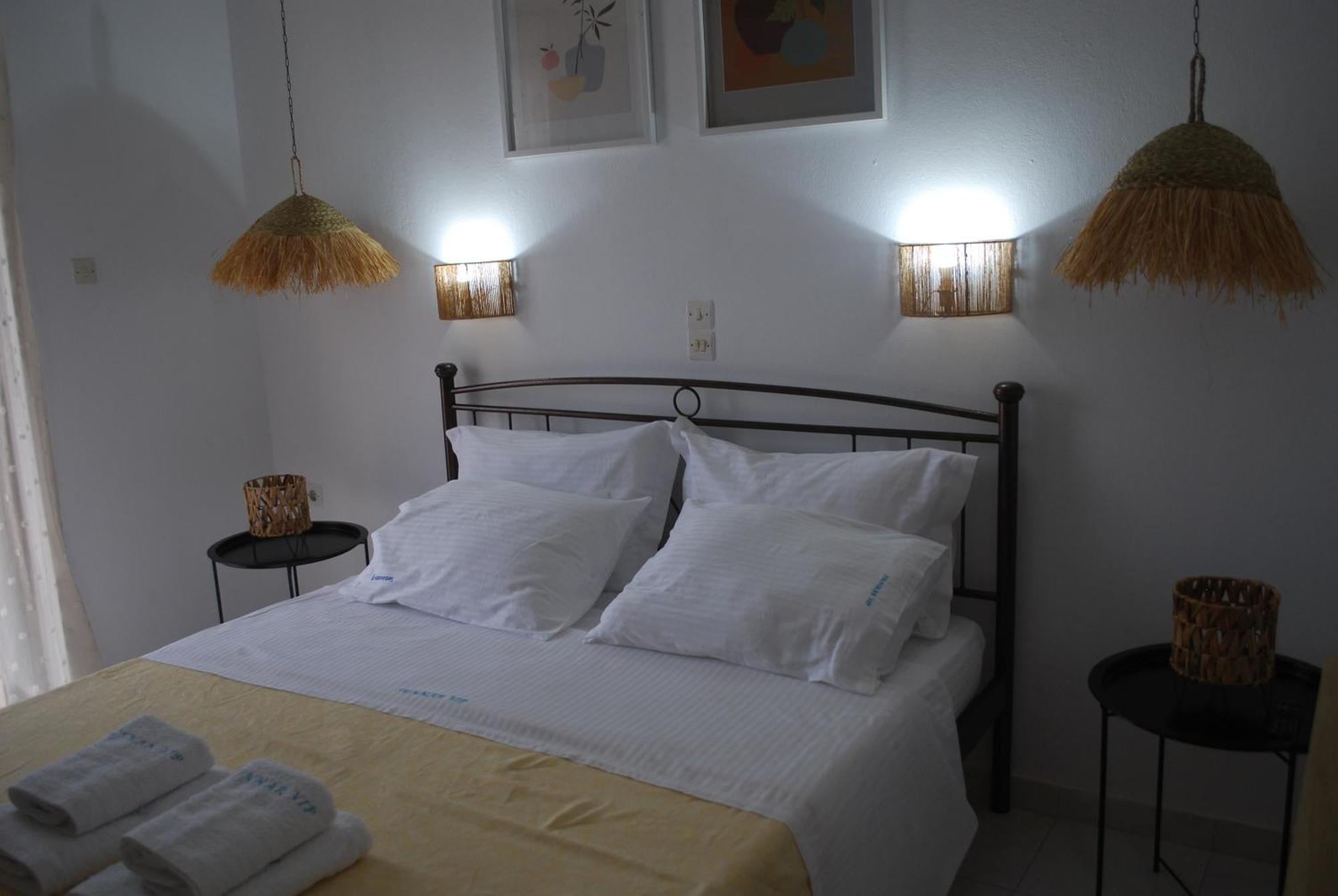 Sunset Rooms Agia Marina  外观 照片