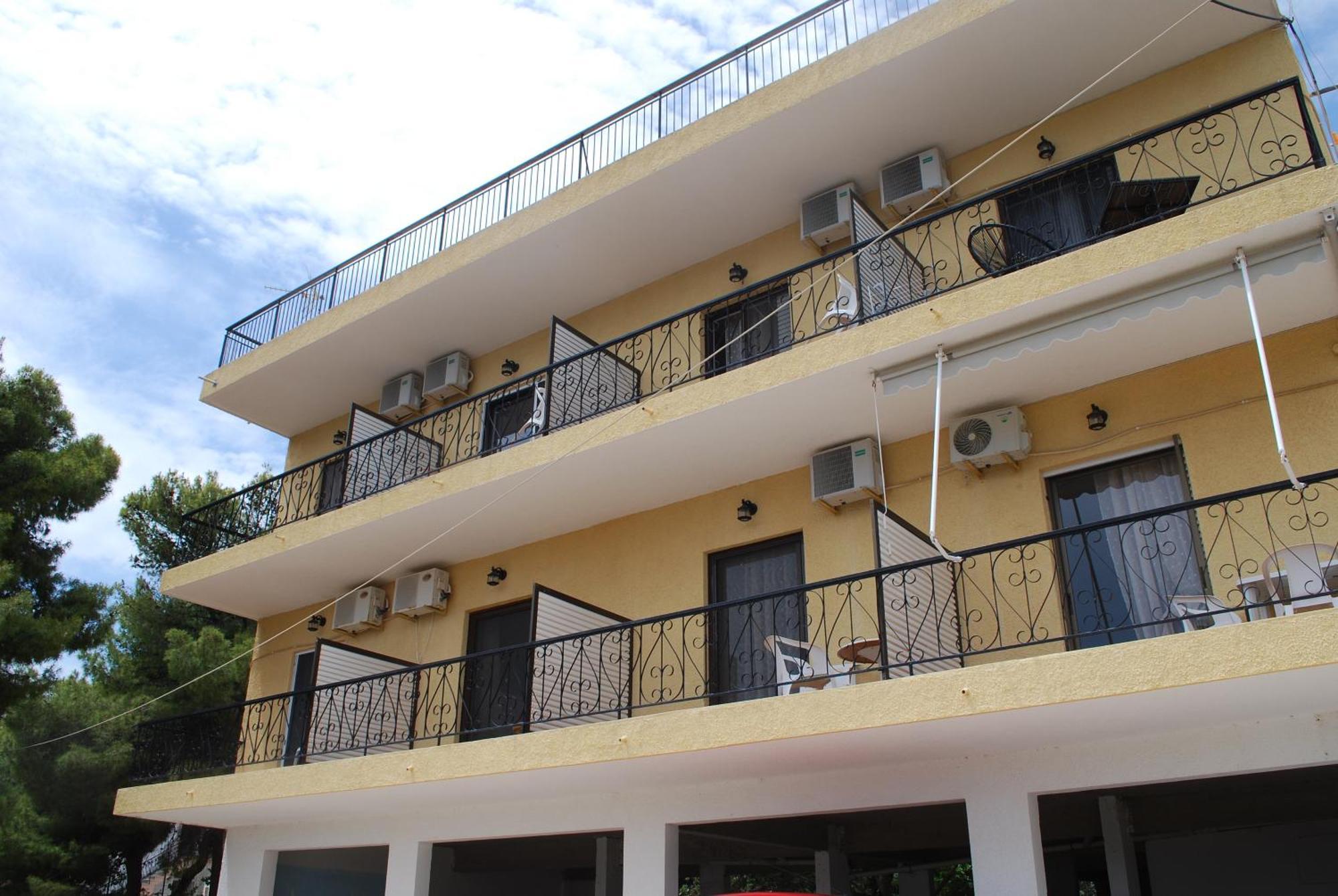 Sunset Rooms Agia Marina  外观 照片