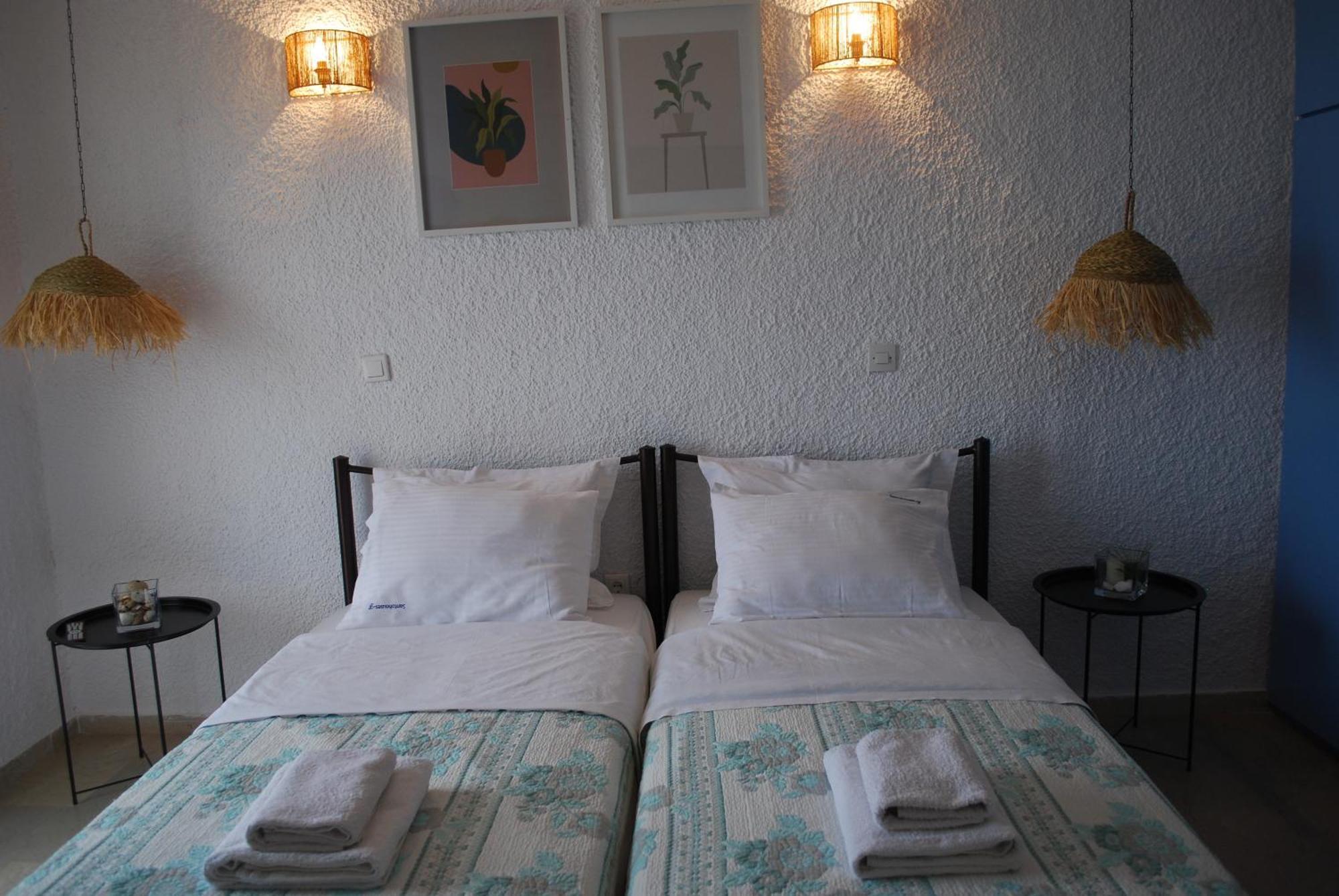 Sunset Rooms Agia Marina  外观 照片