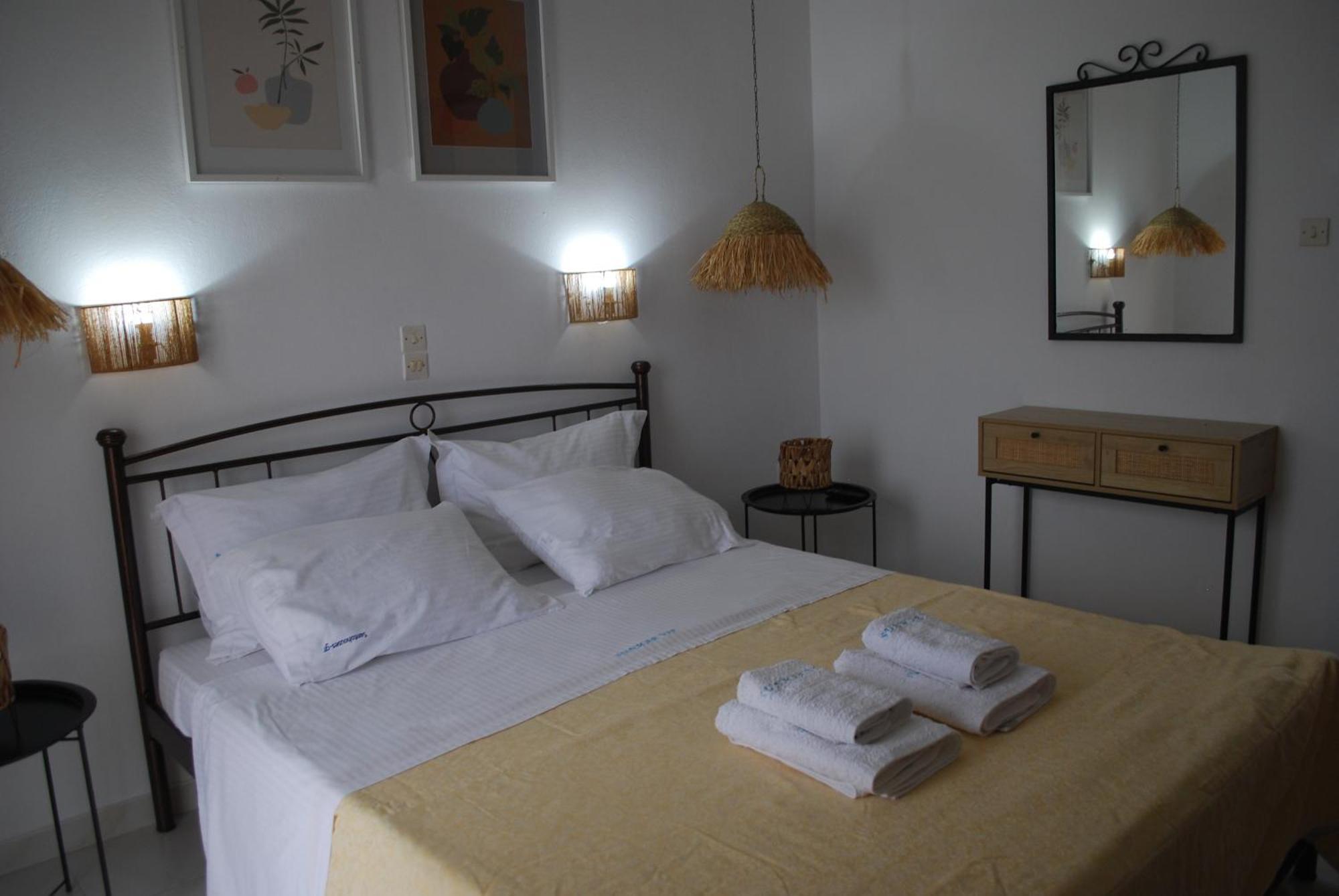 Sunset Rooms Agia Marina  外观 照片