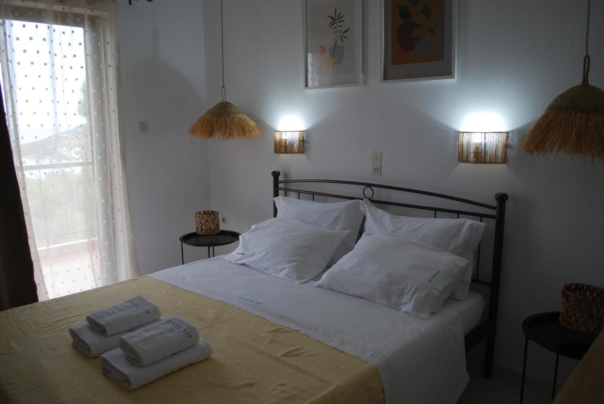 Sunset Rooms Agia Marina  外观 照片