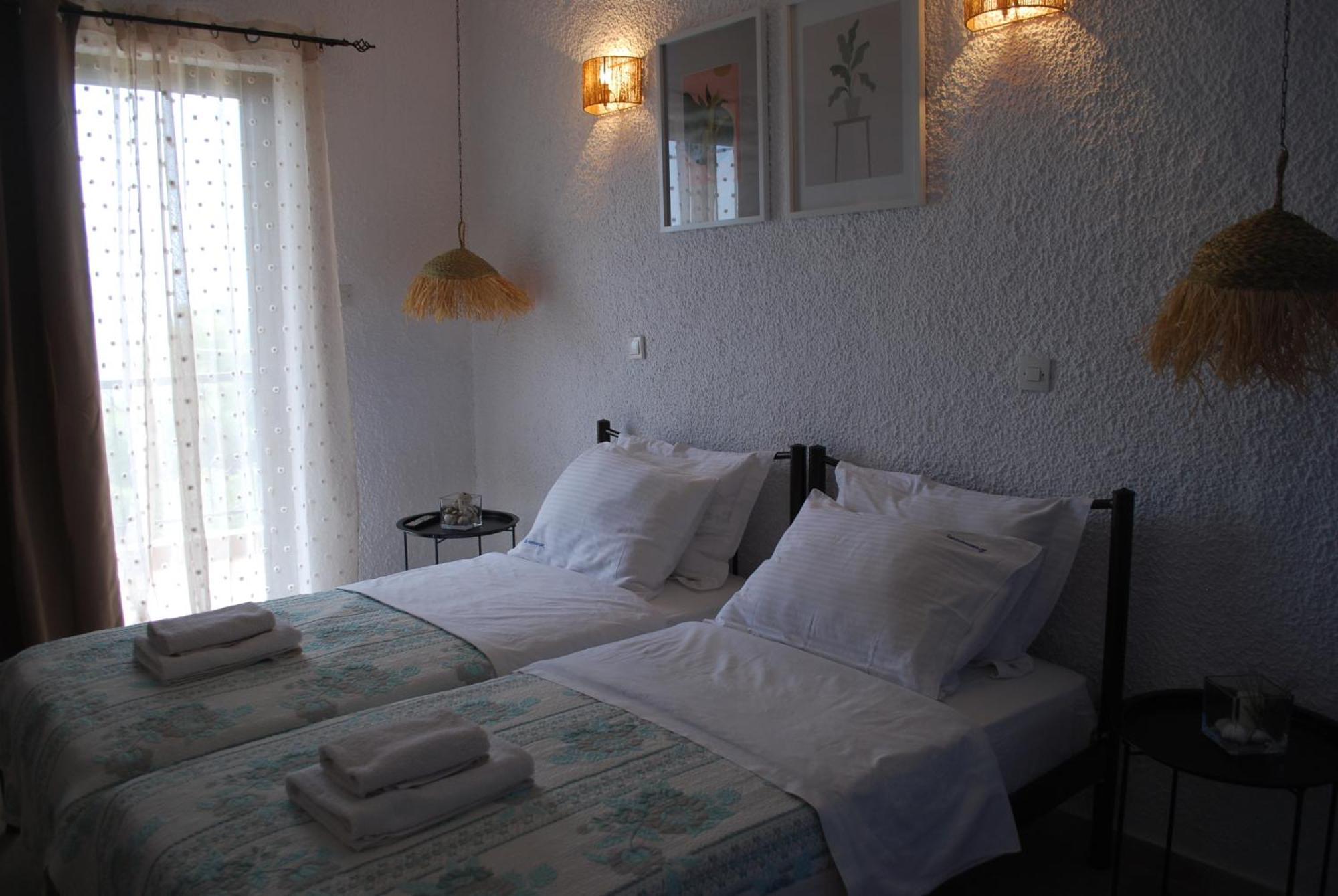 Sunset Rooms Agia Marina  外观 照片