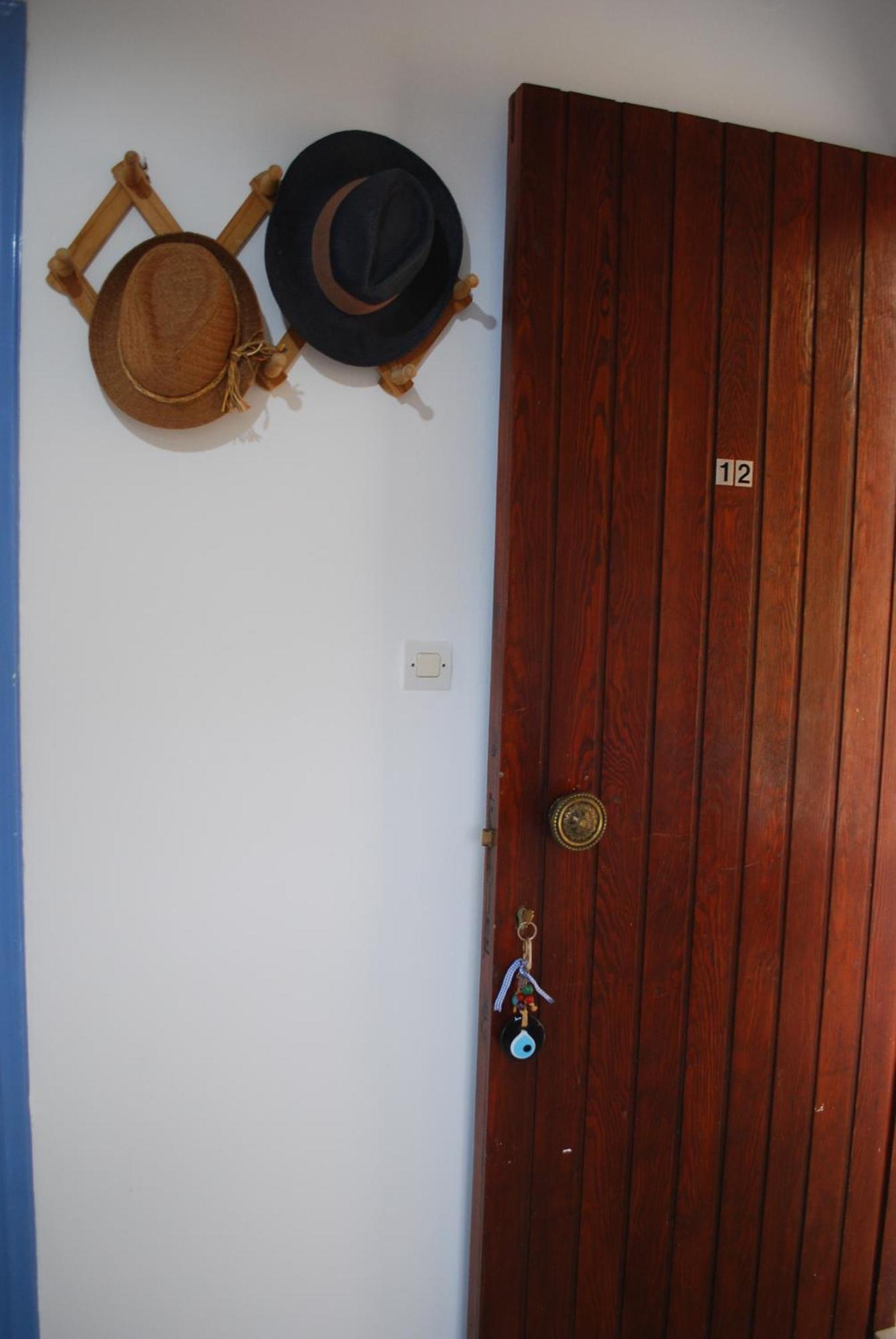 Sunset Rooms Agia Marina  外观 照片