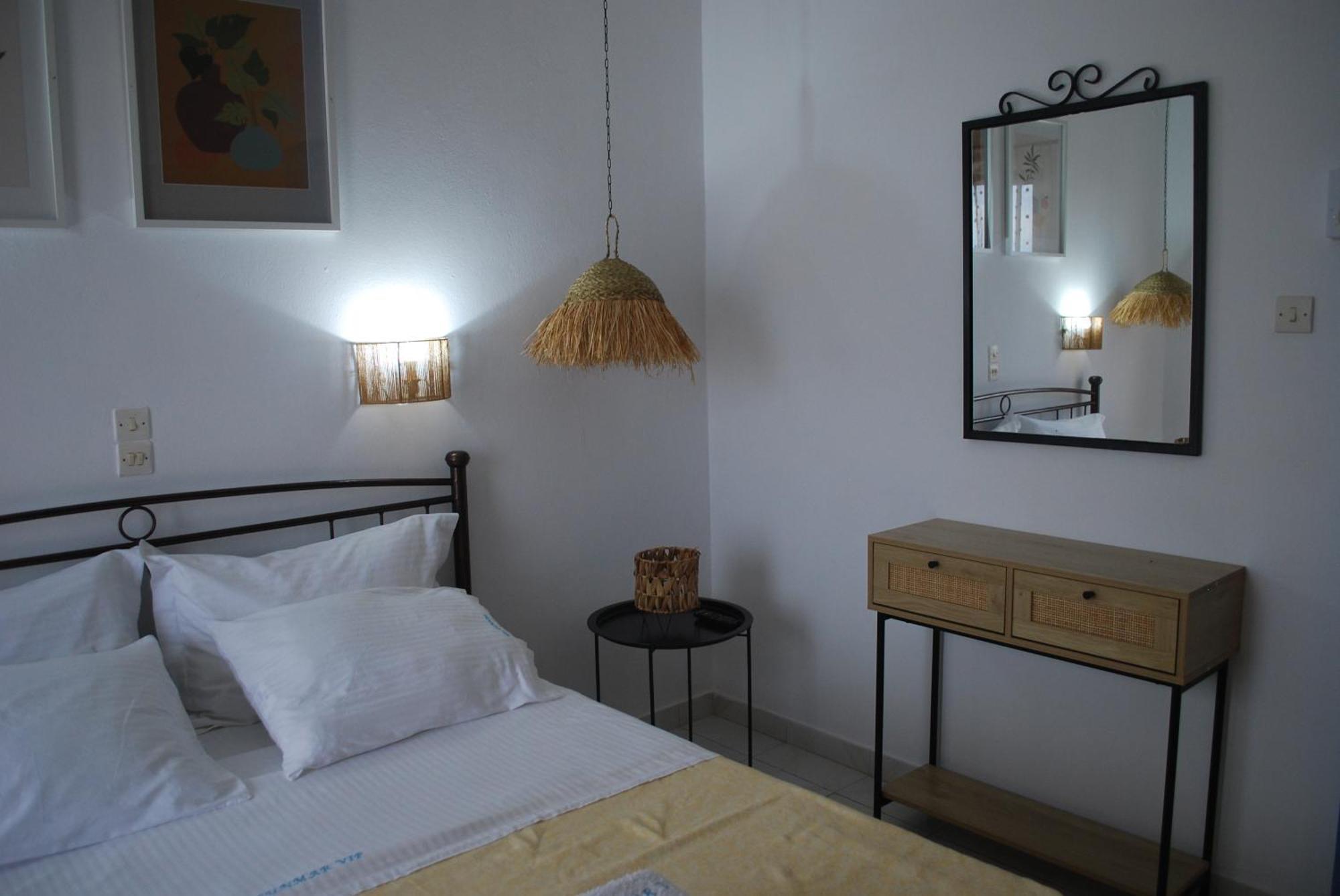 Sunset Rooms Agia Marina  外观 照片